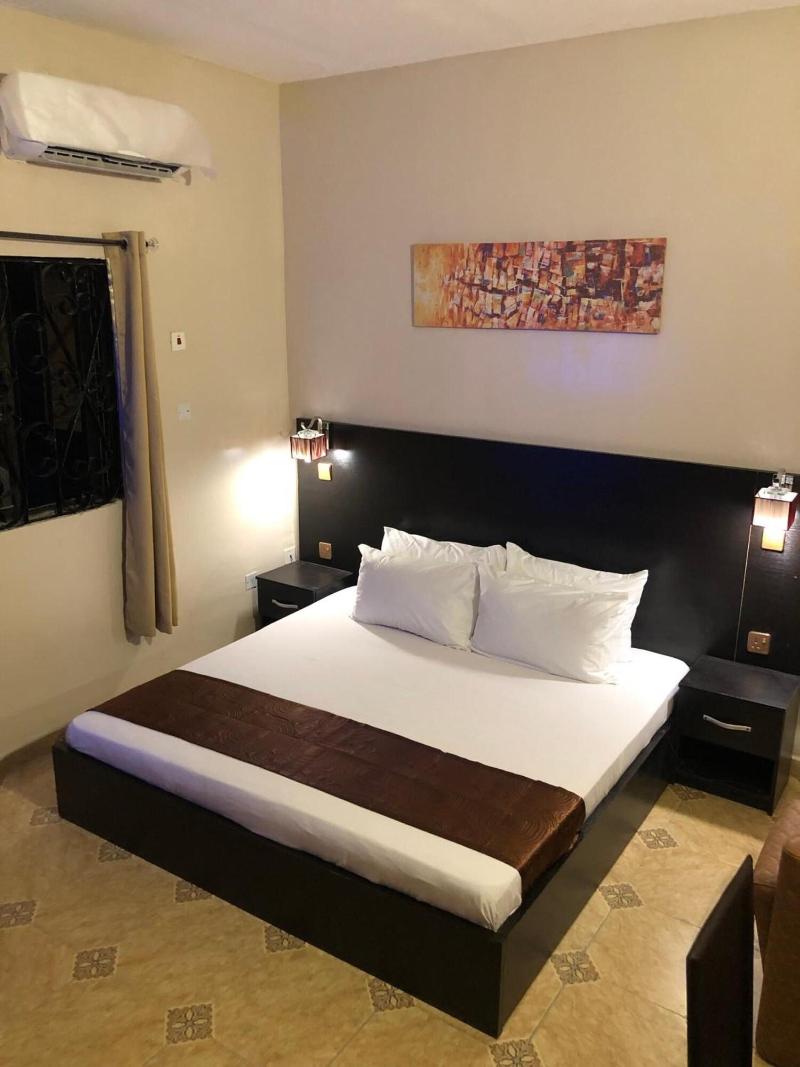 Posh Apartments Bussiness Hotel image