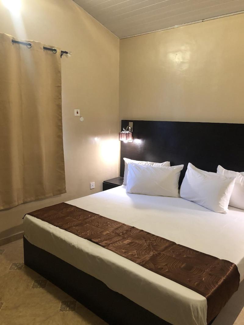 Posh Apartments Bussiness Hotel image