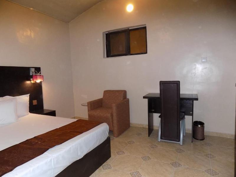 Posh Apartments Bussiness Hotel image