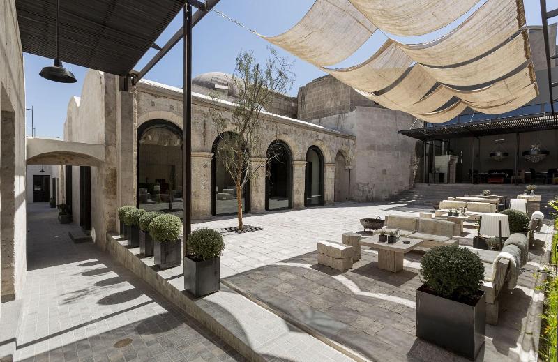 CIRQA - Relais & Chateaux image