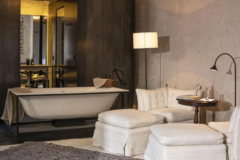 CIRQA - Relais & Chateaux image