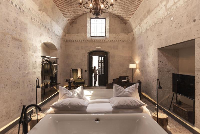 CIRQA - Relais & Chateaux image