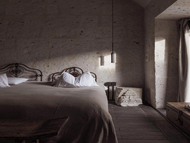 CIRQA - Relais & Chateaux image