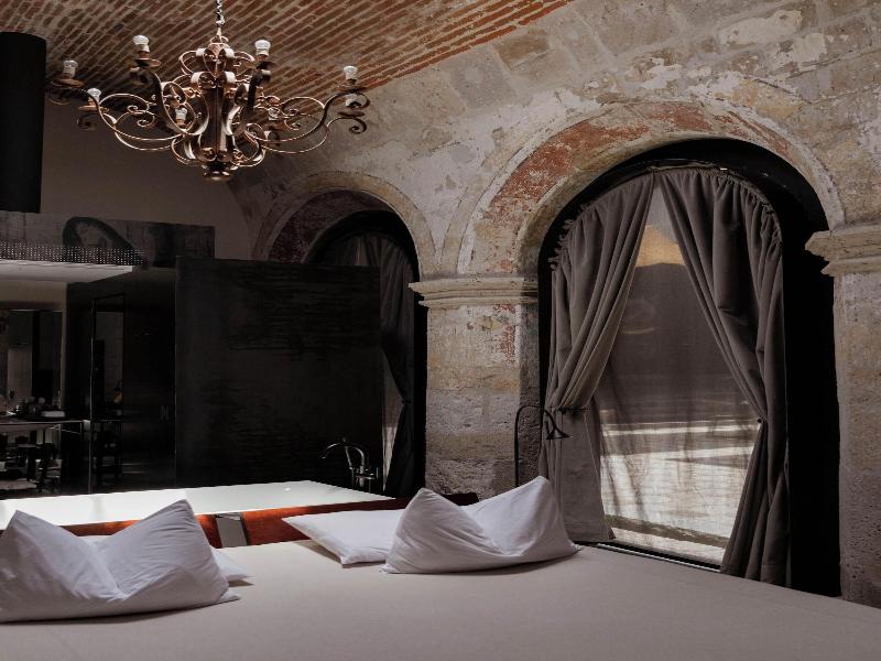 CIRQA - Relais & Chateaux image
