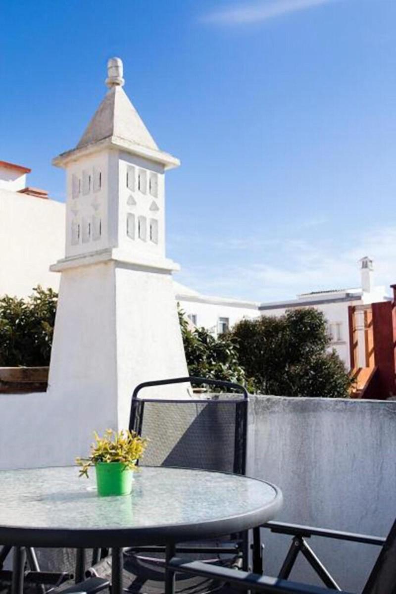The Tiles House image