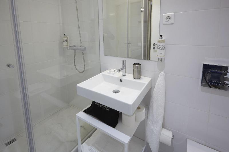 OportoCollection S. Catarina Pool & Fitness Adults image
