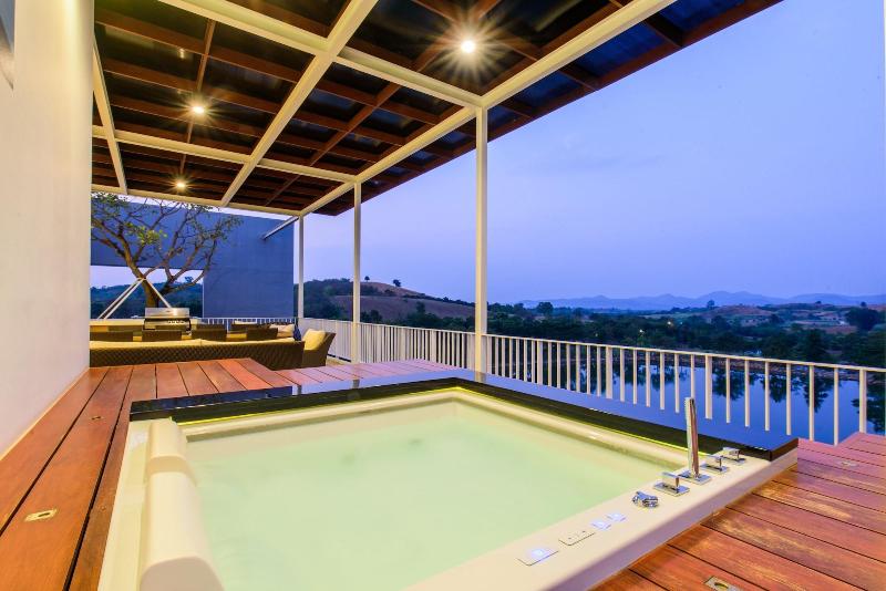 The Gallery Khao Yai Hotel and Residence image