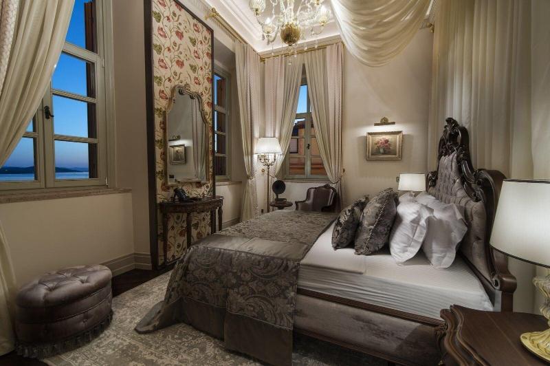 Cunda Despot Evi image