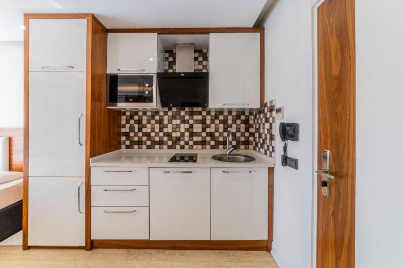 Tema Lara Apart image