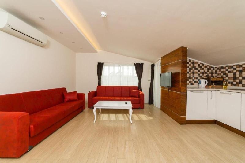 Tema Lara Apart image