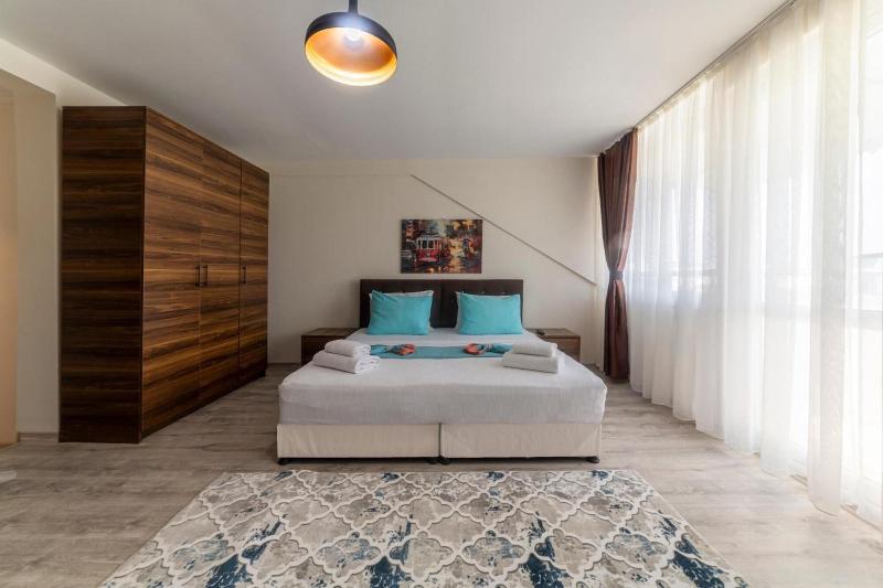 Tema Lara Apart image