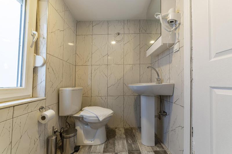 Tema Lara Apart image