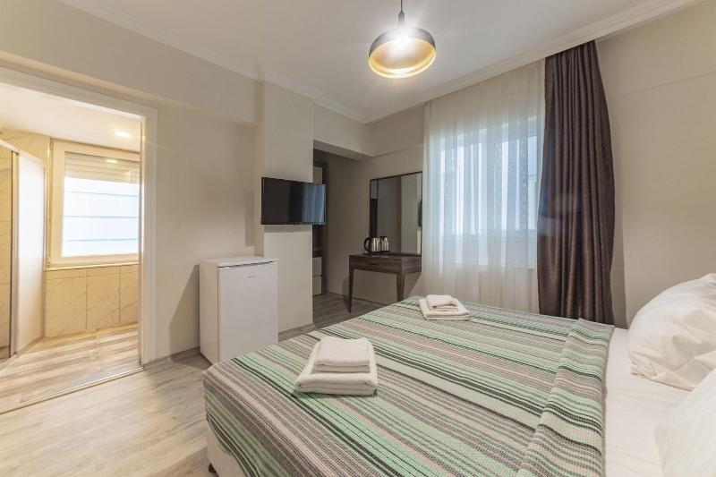 Tema Lara Apart image