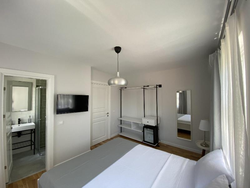 Mon Petit Hotel image