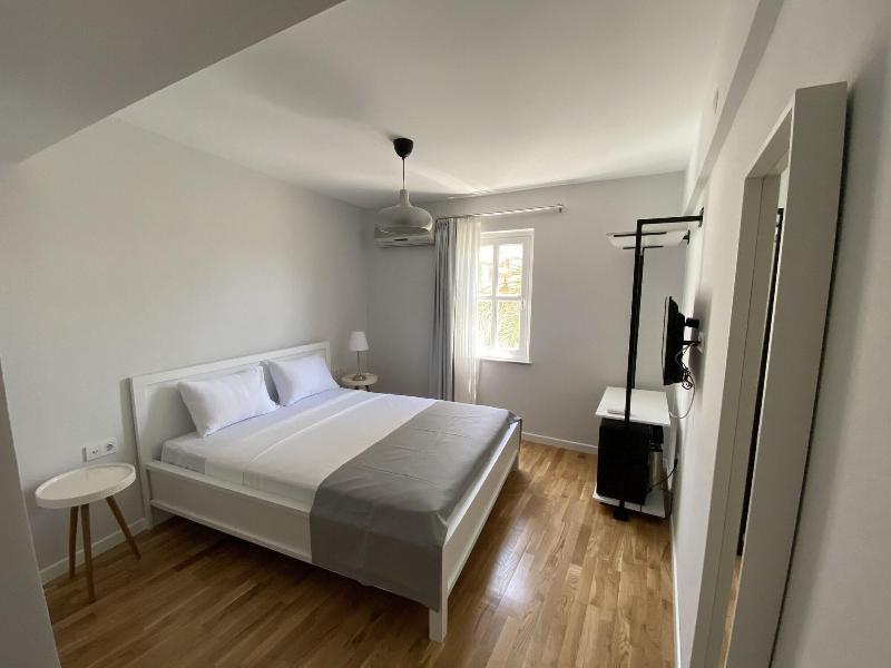 Mon Petit Hotel image