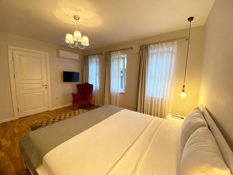 Mon Petit Hotel image