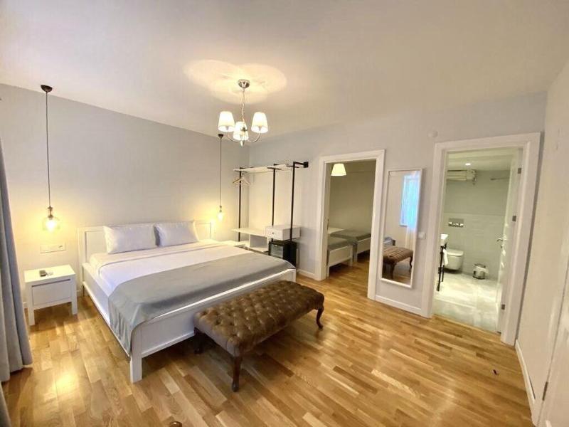 Mon Petit Hotel image