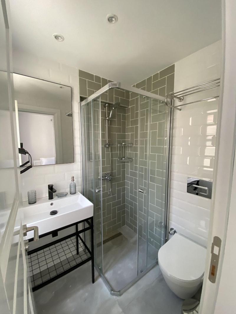 Mon Petit Hotel image