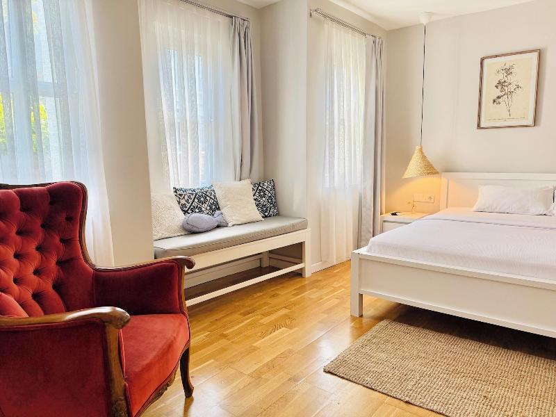 Mon Petit Hotel image