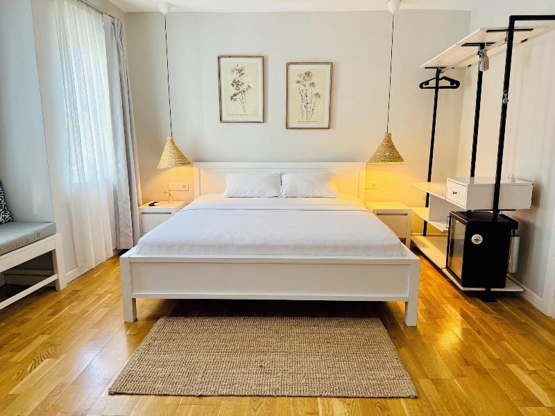 Mon Petit Hotel image