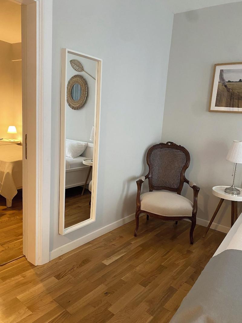 Mon Petit Hotel image