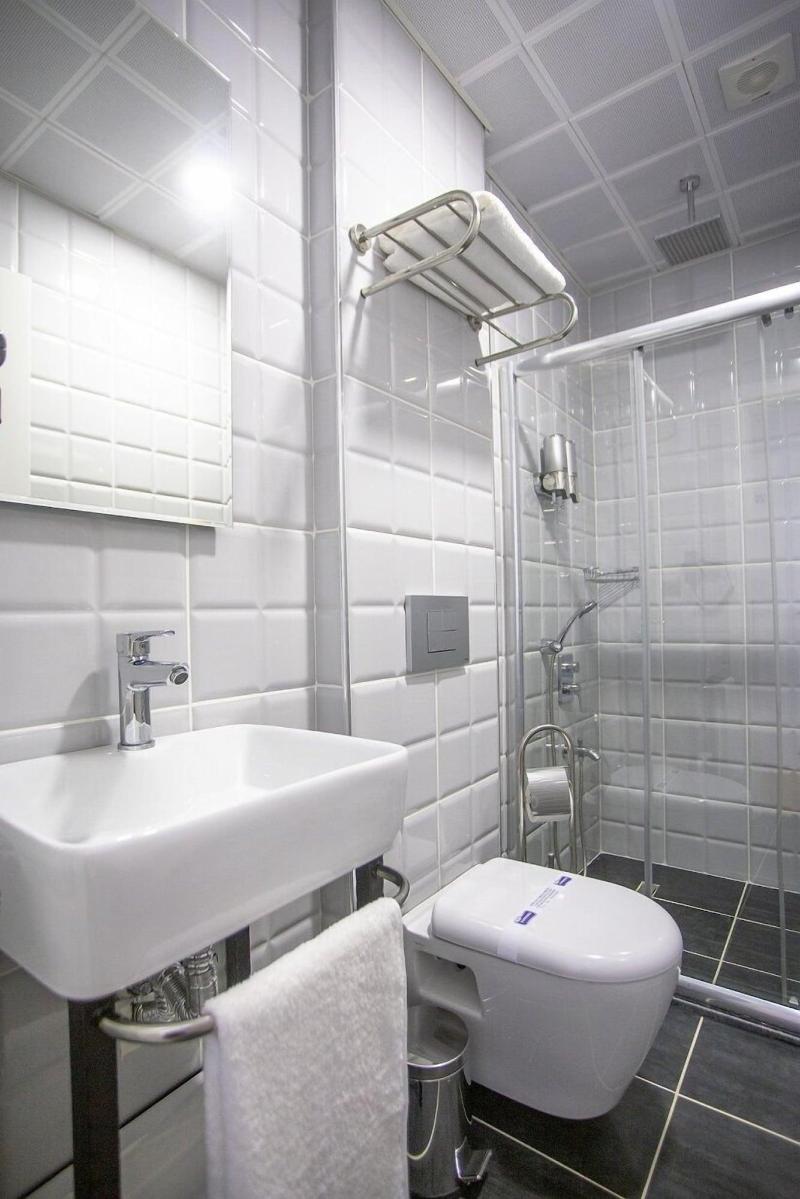 Uzer Otel image