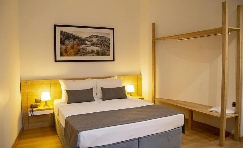 Uzer Otel image