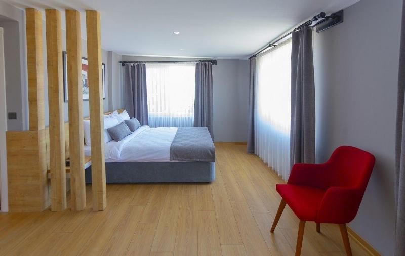 Uzer Otel image