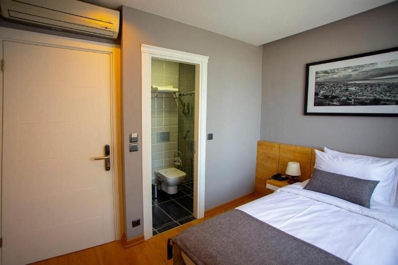 Uzer Otel image