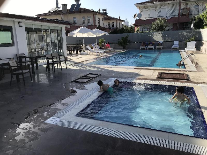 Oyster Boutique Hotel image
