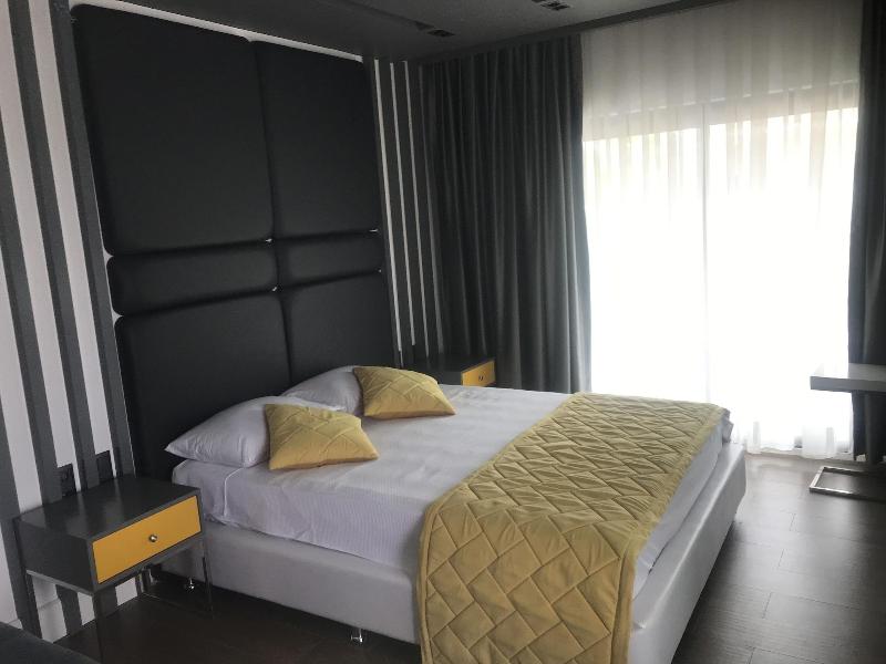 Oyster Boutique Hotel image