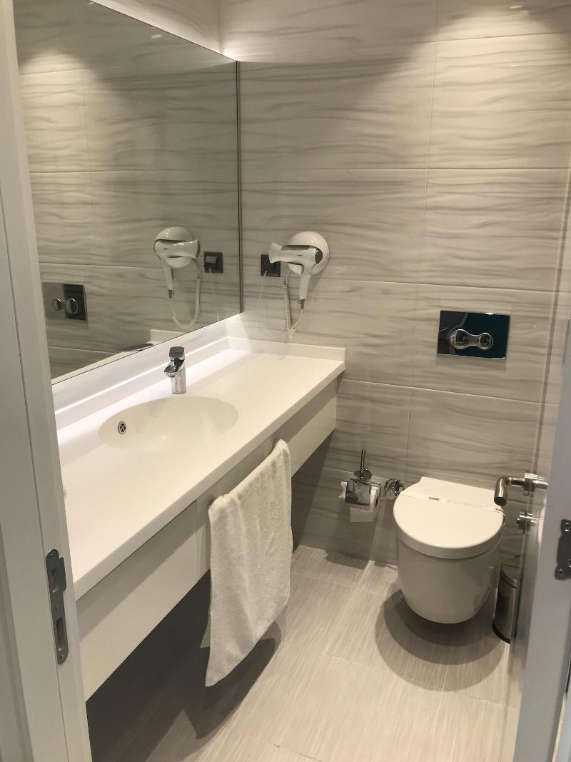 Oyster Boutique Hotel image