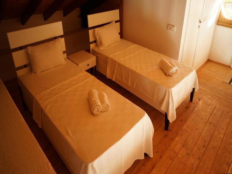 Karyada Hotel image