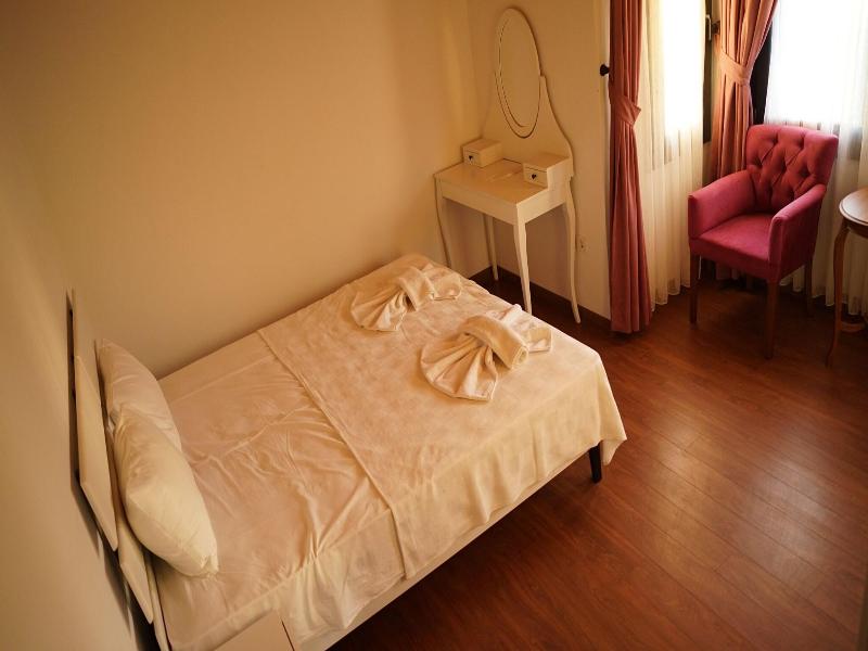 Karyada Hotel image