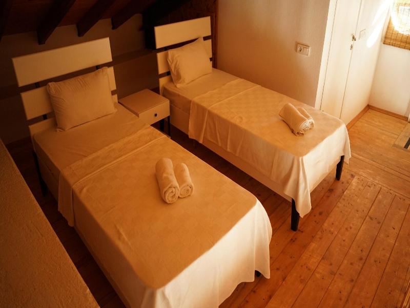 Karyada Hotel image