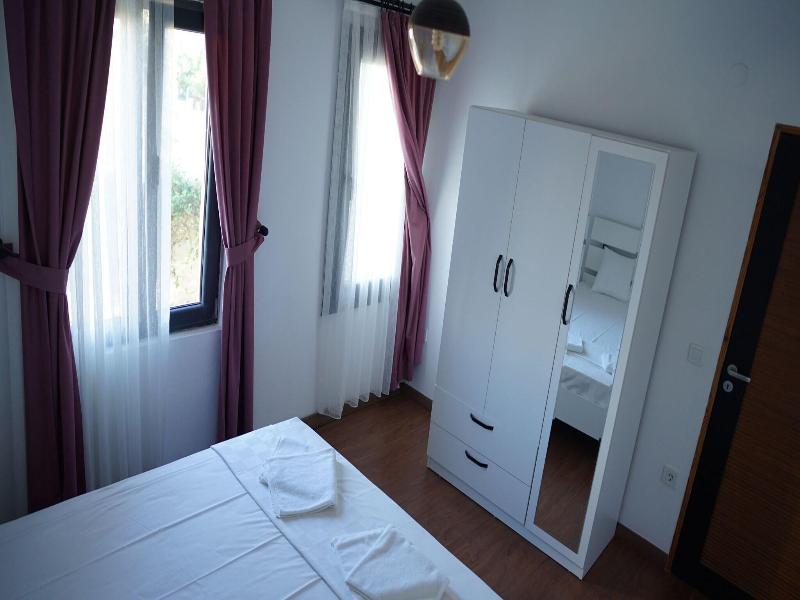 Karyada Hotel image