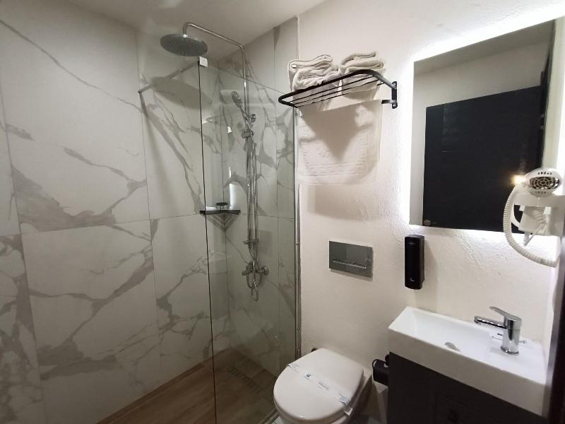 Turka Loca City Hotel image