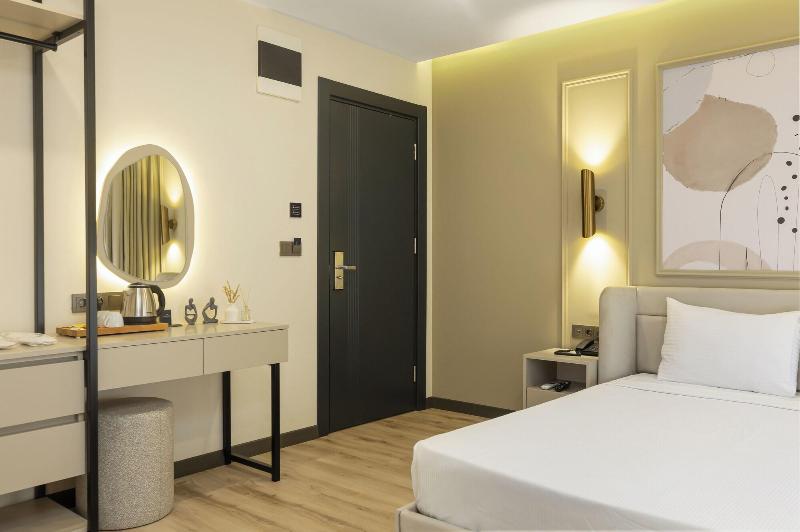 Turka Loca City Hotel image