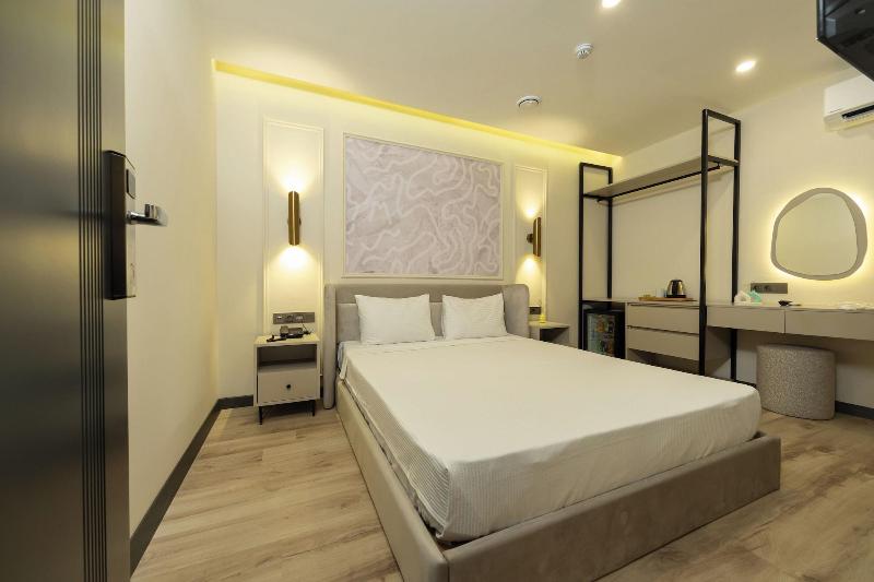 Turka Loca City Hotel image