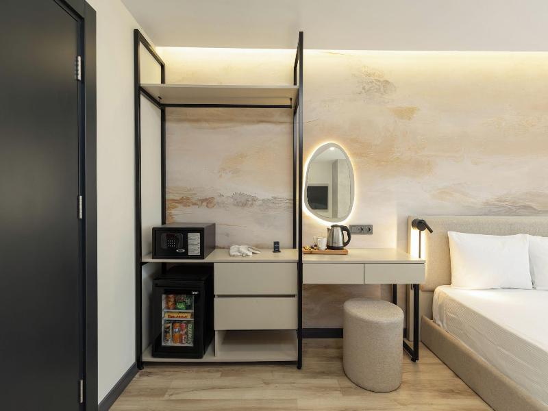 Turka Loca City Hotel image