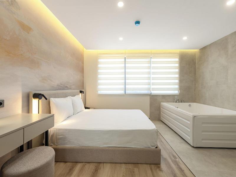 Turka Loca City Hotel image