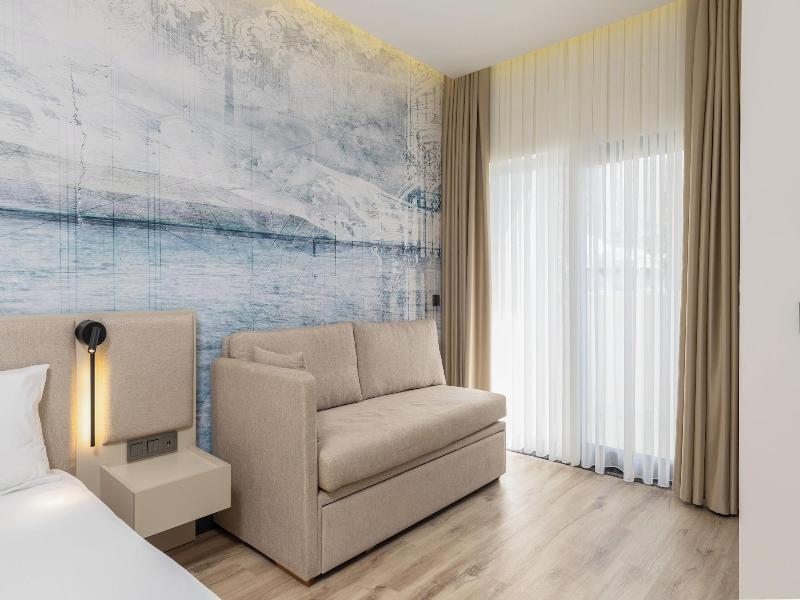 Turka Loca City Hotel image