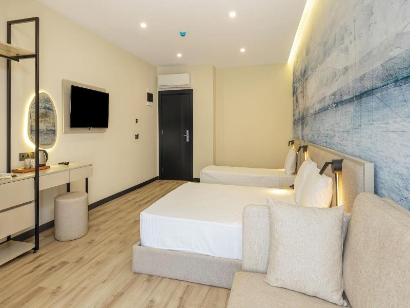 Turka Loca City Hotel image