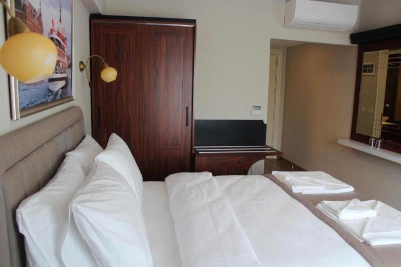 Armida City Hotel image