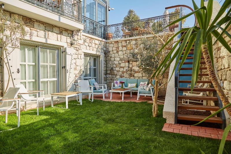 AlaBora Hotel - AlaÃ§atÄ± image