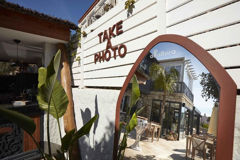 AlaBora Hotel - AlaÃ§atÄ± image