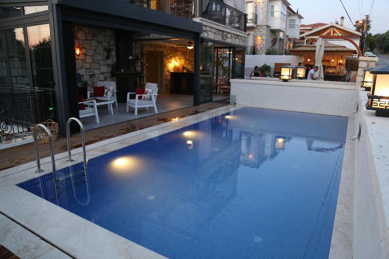 AlaBora Hotel - AlaÃ§atÄ± image