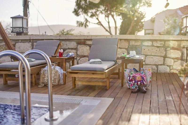 AlaBora Hotel - AlaÃ§atÄ± image