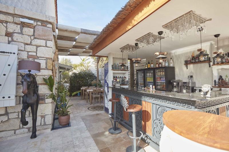 AlaBora Hotel - AlaÃ§atÄ± image