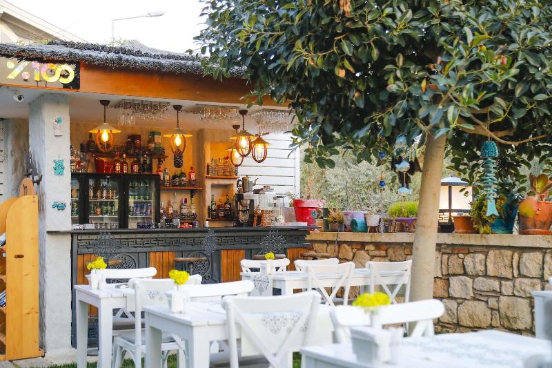 AlaBora Hotel - AlaÃ§atÄ± image